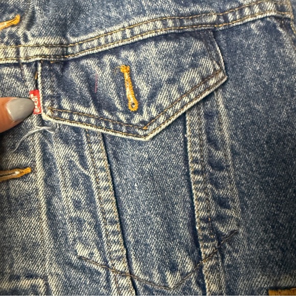 Levi's jean jacket - Picture 3 of 9